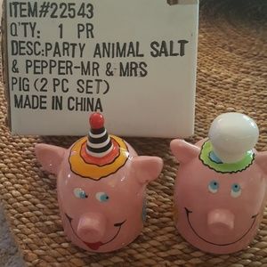 Salt & Pepper Shakers